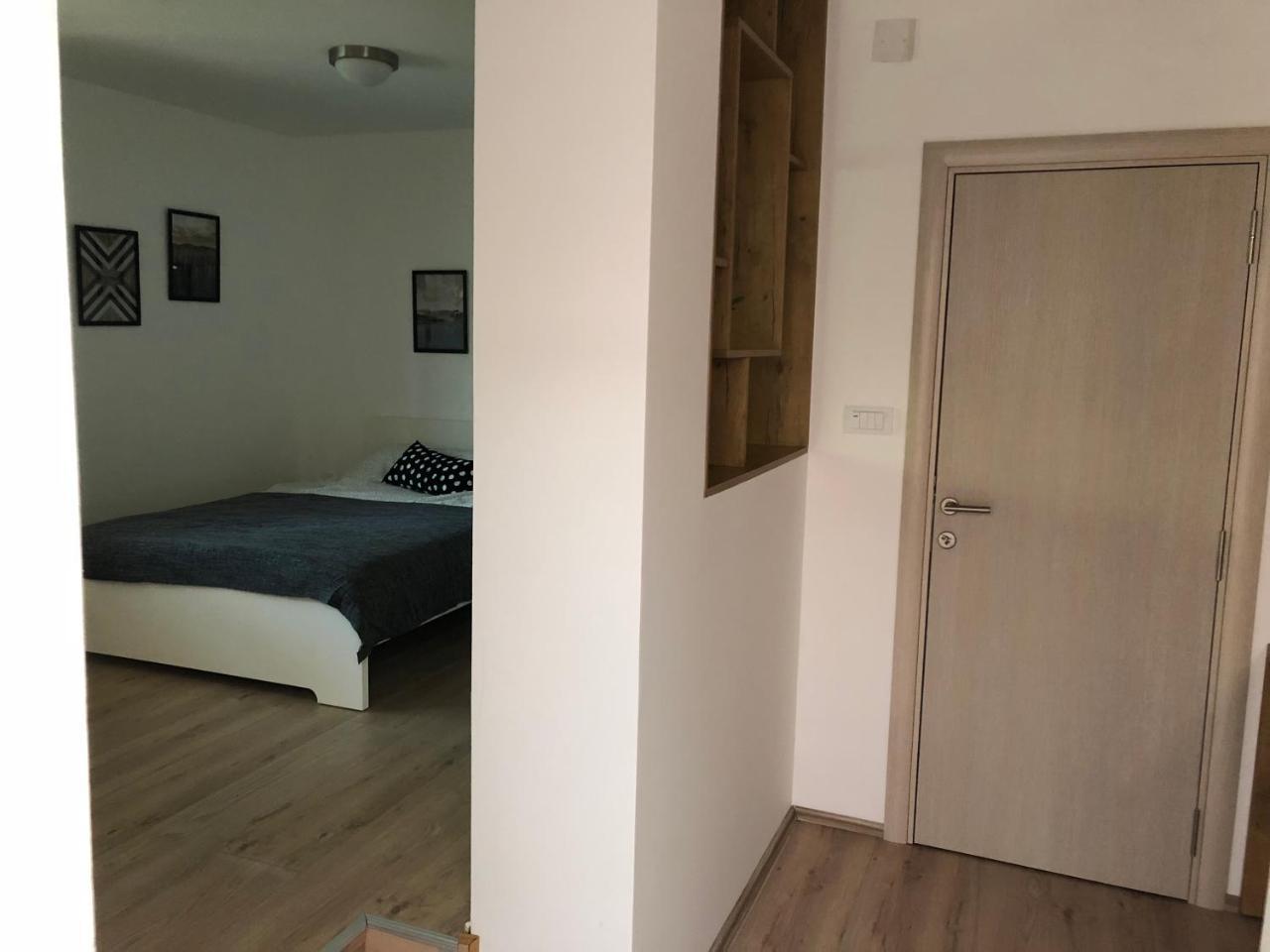 Small & Sweet Apartments Белград Екстериор снимка