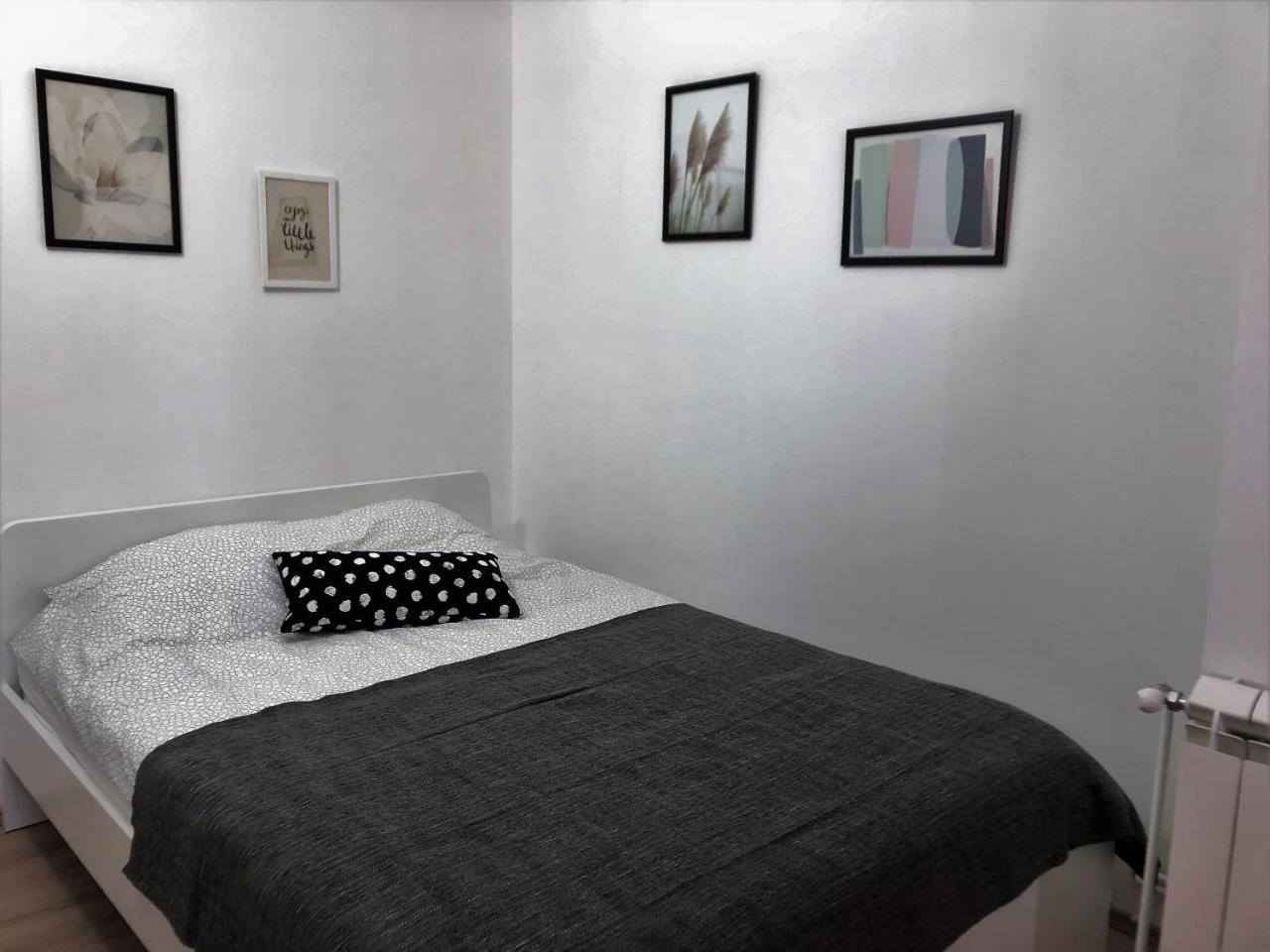 Small & Sweet Apartments Белград Екстериор снимка